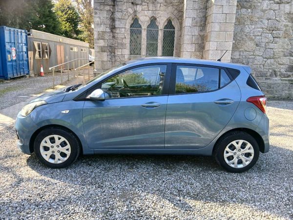 Hyundai i10 Hatchback, Petrol, 2015, Blue