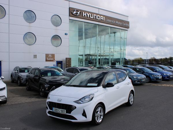 Hyundai i10 Hatchback, Petrol, 2022, White