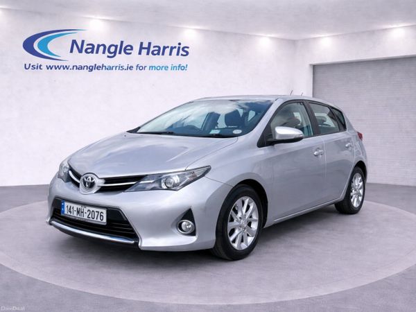 Toyota Auris Hatchback, Diesel, 2014, Silver