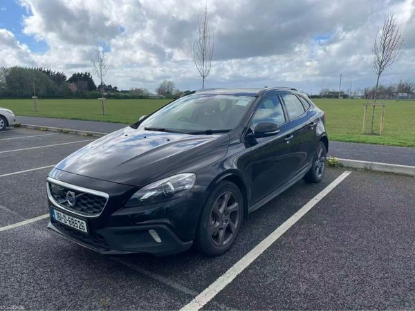 Volvo V40 Hatchback, Diesel, 2016, Black