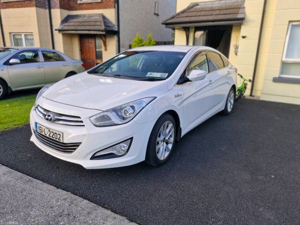 Hyundai i40 Saloon, Diesel, 2015, White