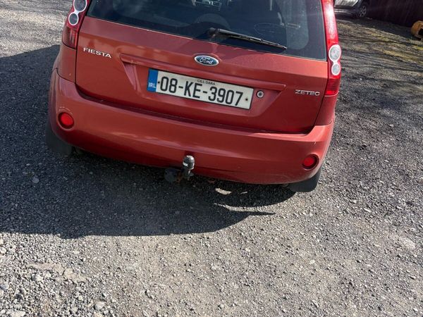 Ford Fiesta Hatchback, Petrol, 2008, Red