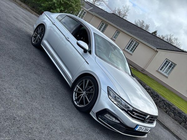 Volkswagen Passat Saloon, Diesel, 2020, Silver
