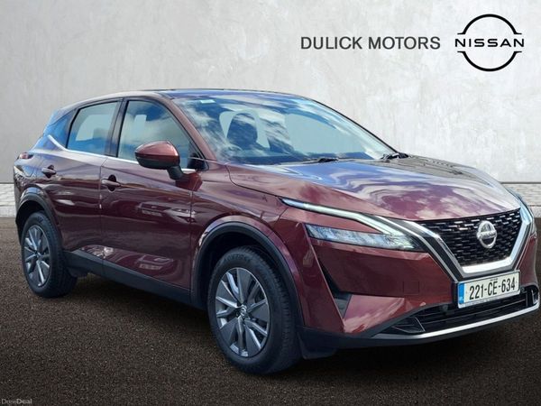 Nissan Qashqai MPV, Petrol, 2022, Red