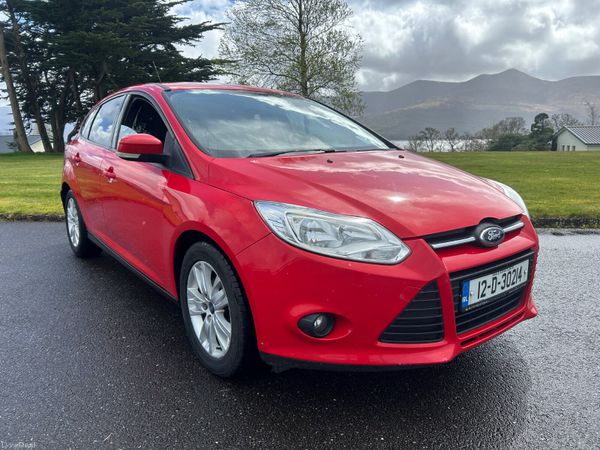 Ford Focus Hatchback, Diesel, 2012, Red
