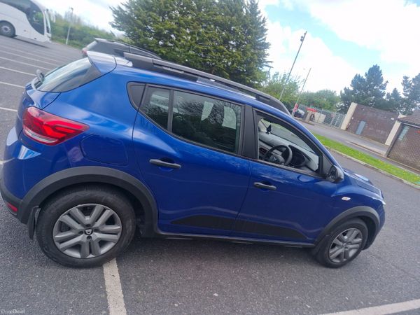 Dacia Sandero Stepway Hatchback, Petrol Gas, 2022, Blue
