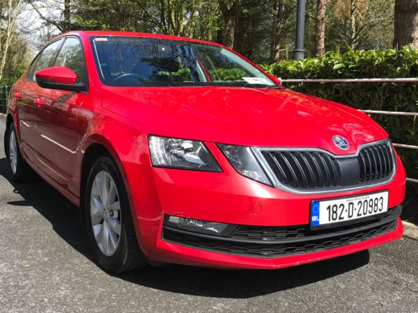 Skoda Octavia Saloon, Diesel, 2018, Red