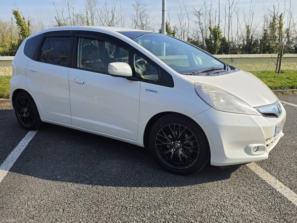 Honda Fit Hatchback, Petrol Hybrid, 2013, White