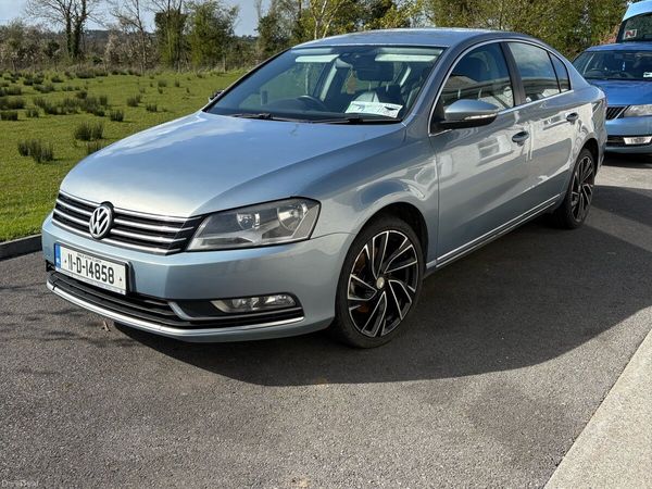 Volkswagen Passat Saloon, Diesel, 2011, Grey