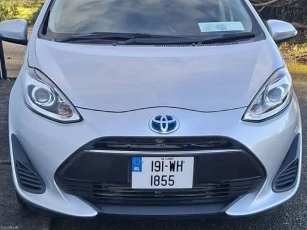 Toyota Aqua Hatchback, Petrol Hybrid, 2019, Silver
