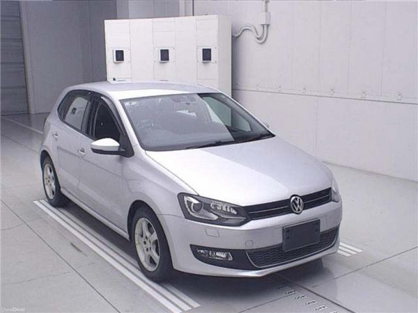 Volkswagen Polo Hatchback, Petrol, 2013, Silver