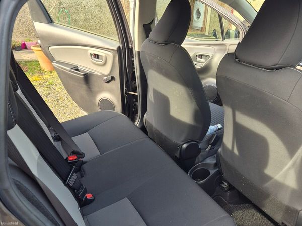 Toyota Yaris Hatchback, Petrol Hybrid, 2017, Grey