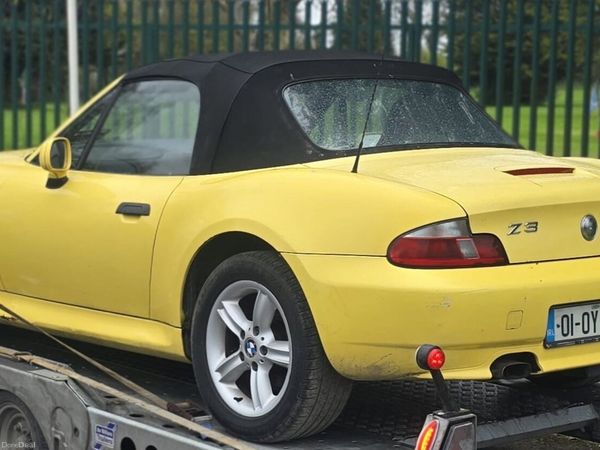 BMW Z3 Convertible, Petrol, 2001, Yellow