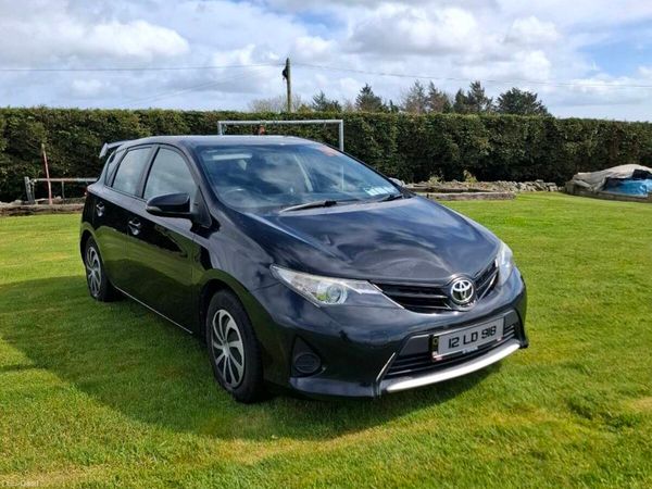 Toyota Auris Hatchback, Diesel, 2012, Black