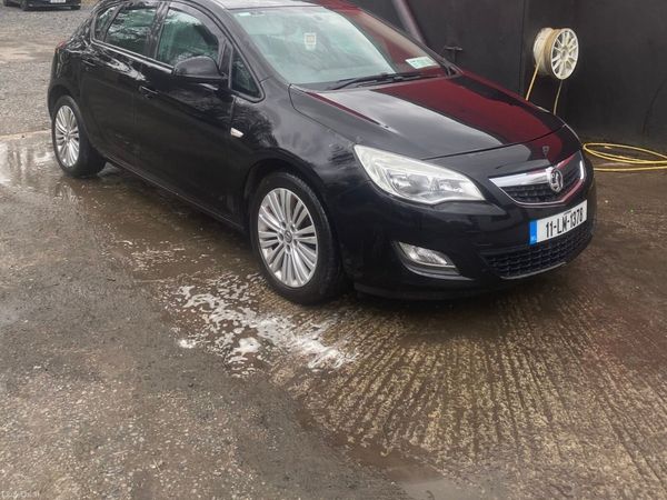 Vauxhall Astra Hatchback, Diesel, 2011, Black