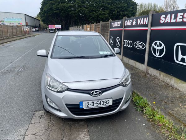 Hyundai i20 Hatchback, Petrol, 2012, Silver