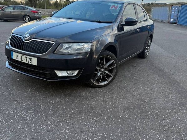 Skoda Octavia Saloon, Diesel, 2014, Black