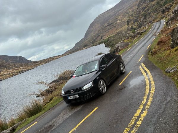 Volkswagen Jetta Saloon, Diesel, 2011, Black