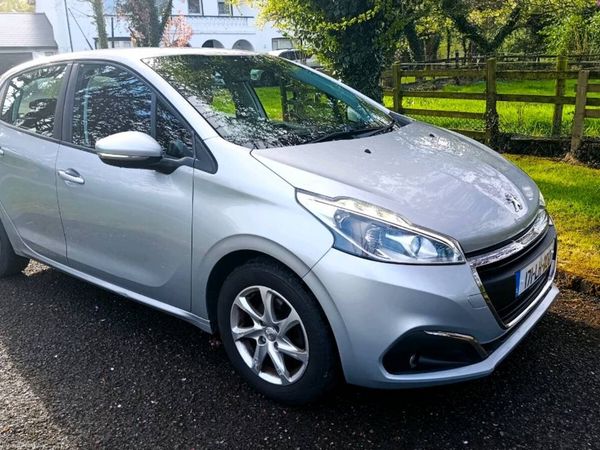 Peugeot 208 Hatchback, Petrol, 2017, Grey
