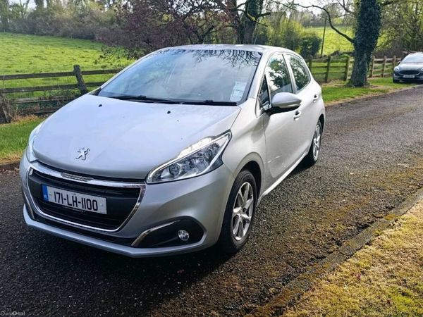 Peugeot 208 Hatchback, Petrol, 2017, Grey