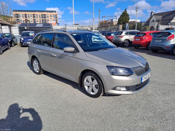 Skoda Fabia Estate, Petrol, 2017, Yellow
