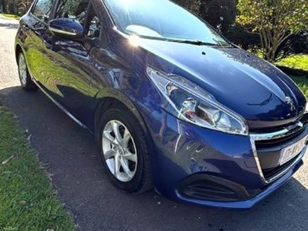 Peugeot 208 Hatchback, Petrol, 2017, Blue