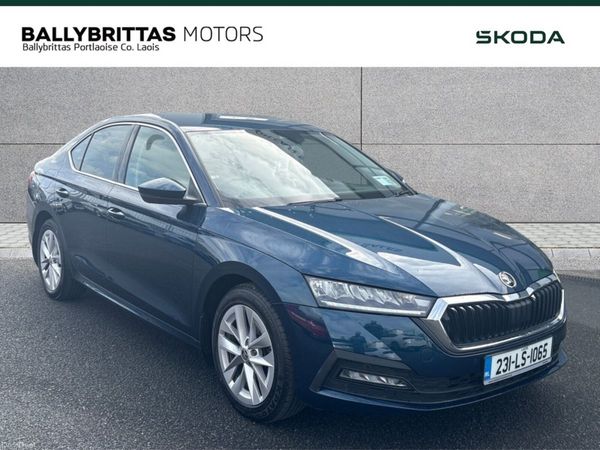 Skoda Octavia Saloon, Diesel, 2023, Blue