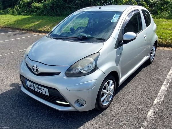 Toyota Aygo Hatchback, Petrol, 2014, Silver
