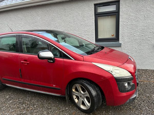 Peugeot 3008 MPV, Diesel, 2010, Red