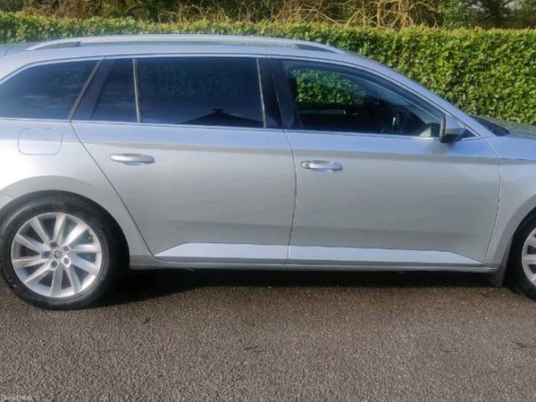 Skoda Superb Estate, Diesel, 2017, Silver