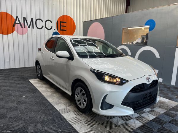 Toyota Yaris Hatchback, Petrol Hybrid, 2022, White
