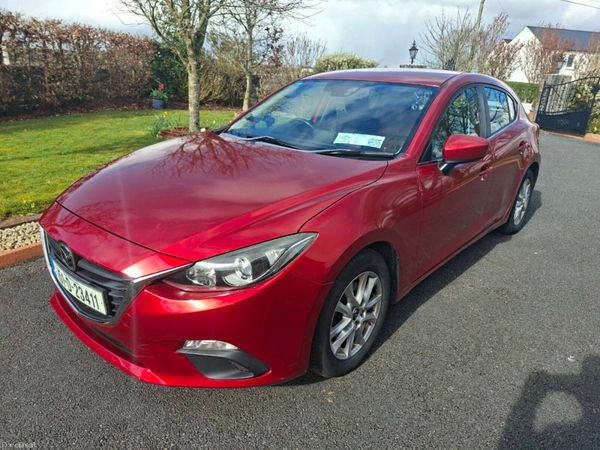 Mazda Mazda3 Hatchback, Diesel, 2015, Red