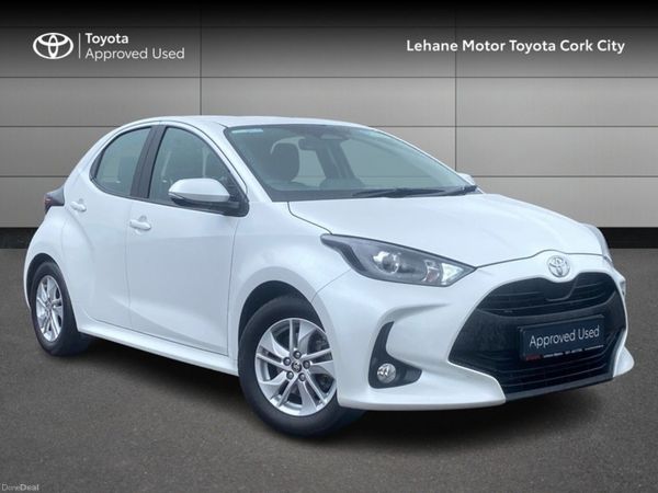 Toyota Yaris Hatchback, Petrol Hybrid, 2024, White