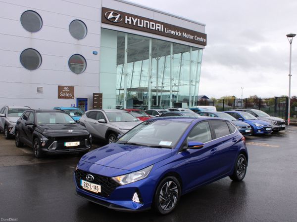 Hyundai i20 Hatchback, Petrol, 2023, Blue