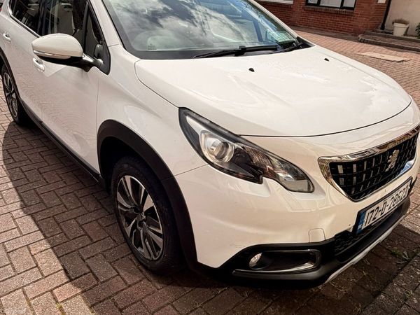 Peugeot 2008 Hatchback, Petrol, 2017, White