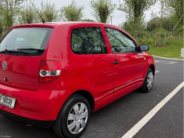 Volkswagen Fox Hatchback, Petrol, 2010, Red