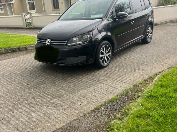 Volkswagen Touran MPV, Diesel, 2012, Black