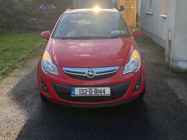 Opel Corsa Hatchback, Petrol, 2013, Red