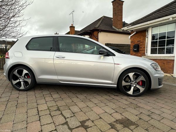 Volkswagen Golf Estate, Petrol, 2016, Silver