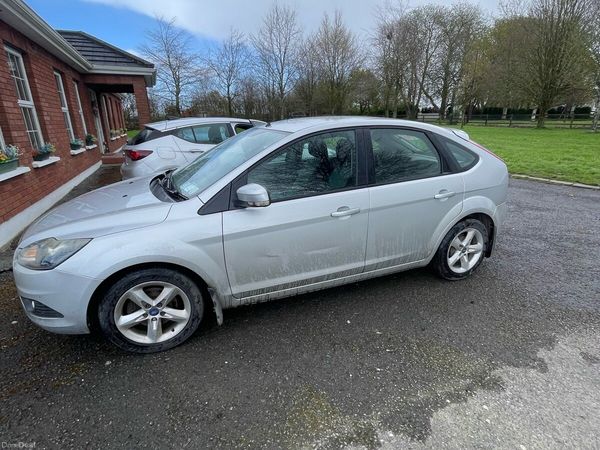Ford Focus Hatchback, Petrol, 2011, White
