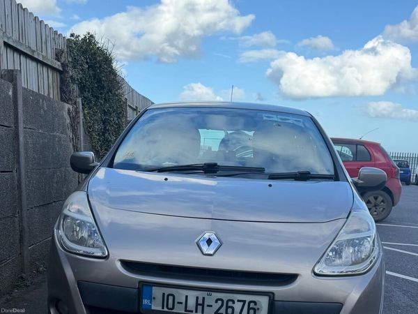 Renault Clio Hatchback, Ethanol Petrol, 2010, Gold