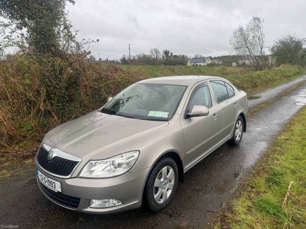 Skoda Octavia Saloon, Diesel, 2012, Beige