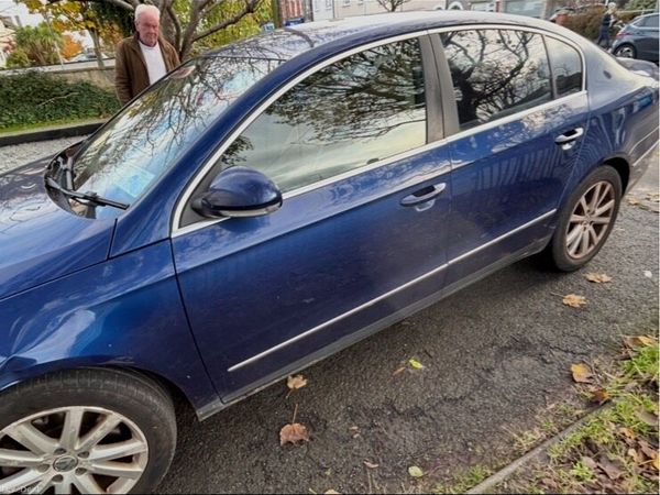 Volkswagen Passat Saloon, Petrol, 2008, Blue