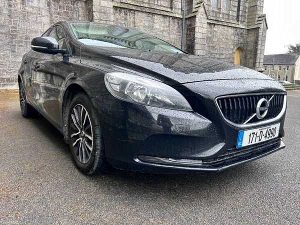 Volvo V40 Hatchback, Diesel, 2017, Black