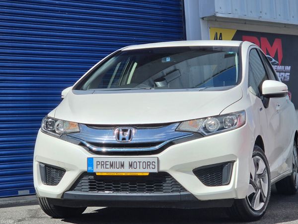 Honda Fit Hatchback, Petrol Hybrid, 2013, White
