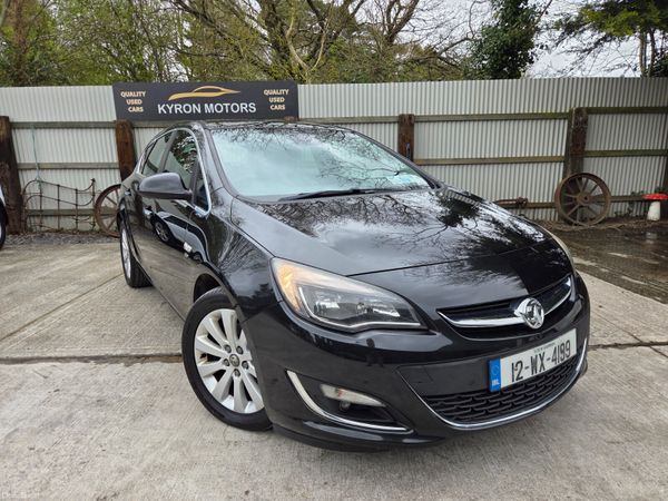 Vauxhall Astra Hatchback, Diesel, 2012, Black
