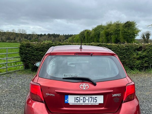 Toyota Yaris Hatchback, Petrol, 2015, Red
