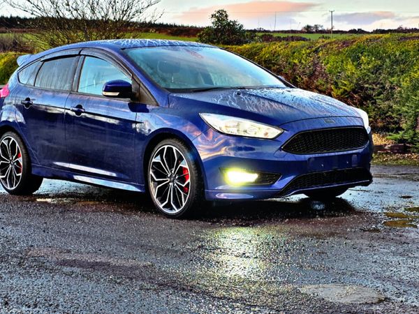 Ford Focus Hatchback, Diesel, 2017, Blue