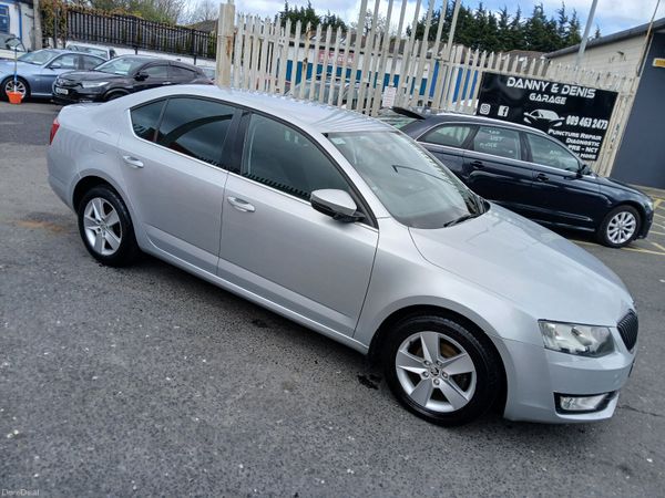 Skoda Octavia Saloon, Diesel, 2015, Silver