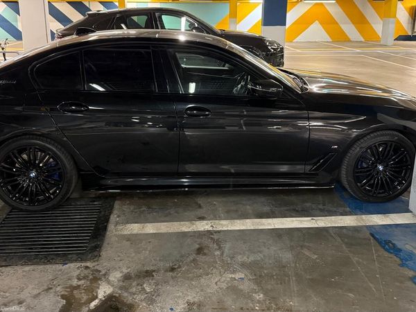 BMW 5-Series Saloon, Petrol Hybrid, 2020, Black